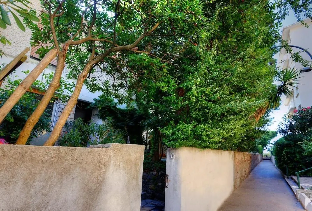 Villa Picaud - 50M From Beachfront, Patio, Aircon Cannes France